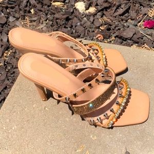 ⭐ SPIKES, STUDS & BLING Nude Square Toe Heeled Sandals 9